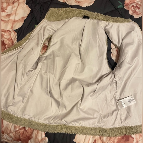 Patagonia Women's Los Gatos Fleece Vest - Picture 8 of 12